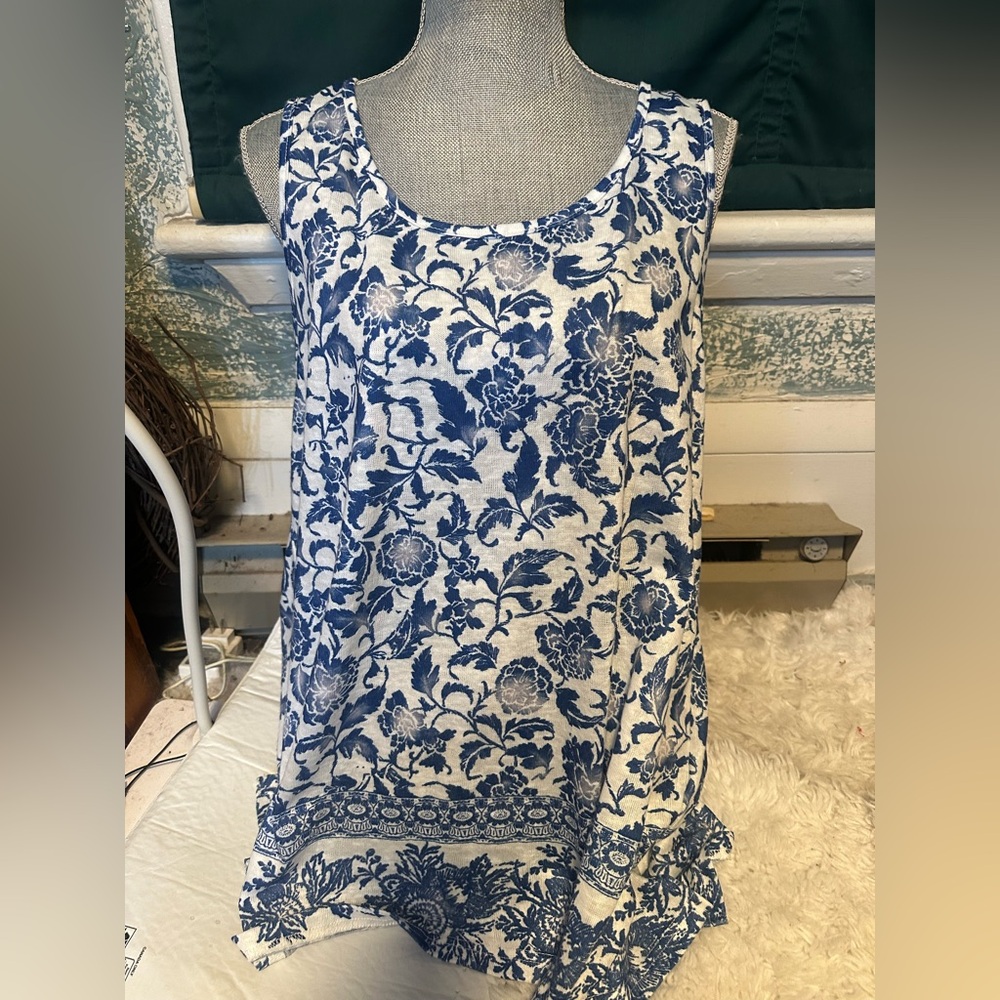 Suzanne Betro Blue and White Floral Top